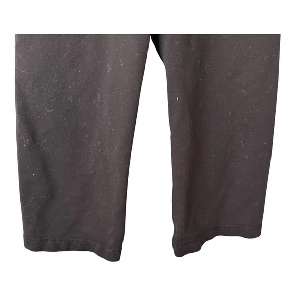 Lululemon Groove Crop Leggings. Black with Red Pink Waistband. Reversible. 6 - Picture 4 of 13